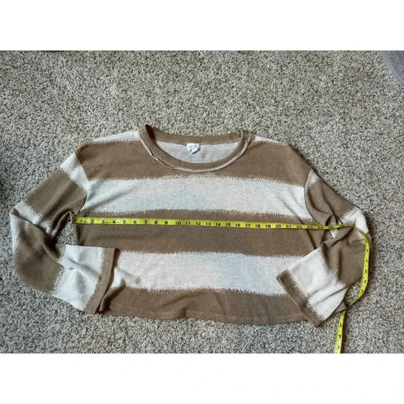 Le Lis sweater/shirt, size Large - Picture 5 of 5
